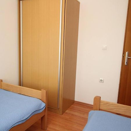 Apartments Knezevic Baška Exterior foto